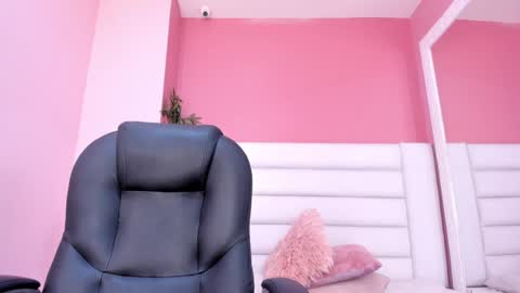 abbey_walker online show from February 5, 2025, 11:55 am