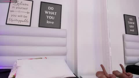 Snapshot of abbey_walker chatting on March 13, 2026, 11:06 am abbey_walker online show from March 13, 2026, 11:06 am