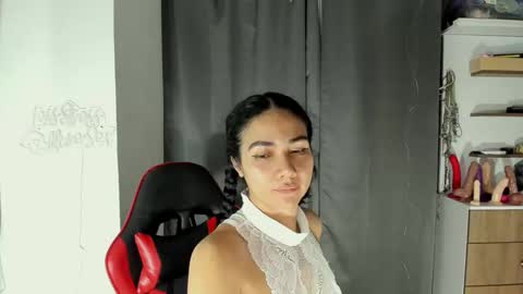 Martina online show from April 30, 2026, 8:57 pm
