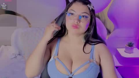 abbiejones_ online show from February 5, 2026, 1:49 pm