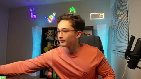 Snapshot of abbuddy920236 chatting on December 4, 2024, 5:05 am buddy online show from December 4, 2024, 5:05 am