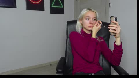 ABBY LAKER online show from October 15, 2025, 12:49 pm