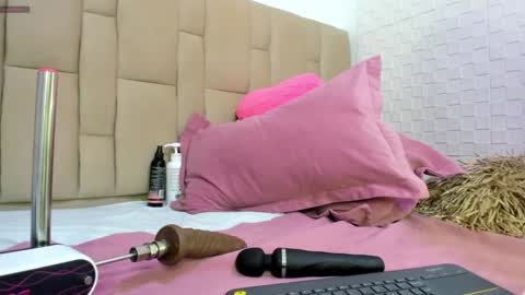 abbyadams23 online show from December 28, 2024, 2:11 am