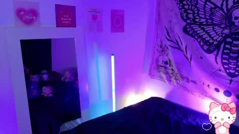 Snapshot of abbylizzyxx chatting on June 10, 2026, 12:44 am Abby Lizzy online show from June 10, 2026, 12:44 am