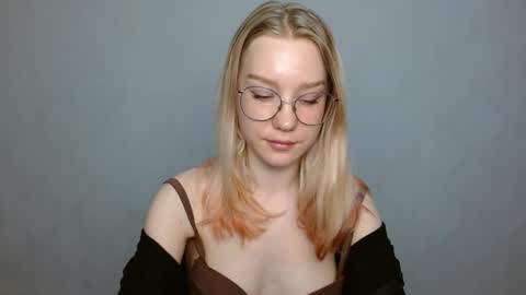 Abby Lovense is active online show from January 25, 2025, 11:44 am