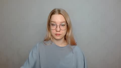 Abby Lovense is active online show from January 31, 2025, 9:05 am