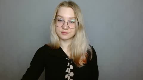 Abby Lovense is active online show from February 7, 2025, 6:56 am