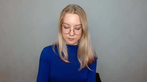 Abby Lovense is active online show from February 11, 2025, 11:43 am