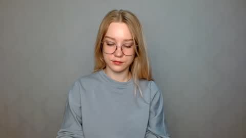 Abby Lovense is active online show from February 25, 2025, 6:47 am