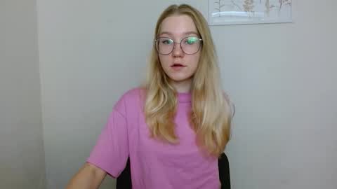 Snapshot of abbymoore__ chatting on September 16, 2025, 8:59 am Abby Lovense is active online show from September 16, 2025, 8:59 am