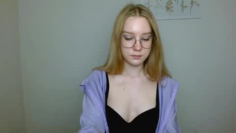 Snapshot of abbymoore__ chatting on November 1, 2025, 10:39 am Abby Lovense is active online show from November 1, 2025, 10:39 am