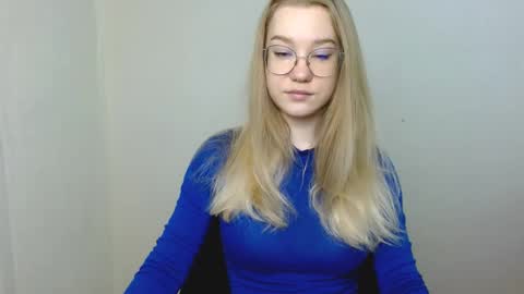 Abby Lovense is active online show from April 20, 2026, 10:40 am