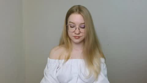 Snapshot of abbymoore__ chatting on April 23, 2026, 12:29 pm Abby Lovense is active online show from April 23, 2026, 12:29 pm