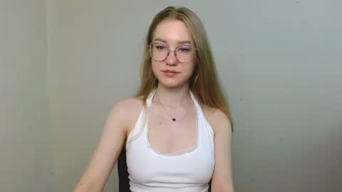 Snapshot of abbymoore__ chatting on July 12, 2026, 10:39 am Abby Lovense is active online show from July 12, 2026, 10:39 am