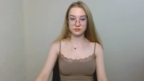 Snapshot of abbymoore__ chatting on August 2, 2026, 10:03 am Abby Lovense is active online show from August 2, 2026, 10:03 am