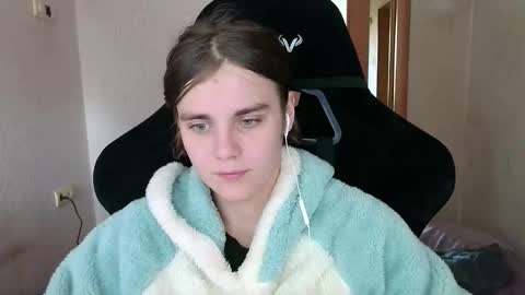 Snapshot of abbysal_blade chatting on September 19, 2025, 6:04 am abbysal_blade online show from September 19, 2025, 6:04 am