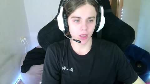 Snapshot of abbysal_blade chatting on October 16, 2025, 7:31 am abbysal_blade online show from October 16, 2025, 7:31 am