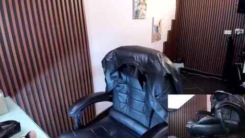 Abby Stones online show from October 10, 2025, 10:25 am