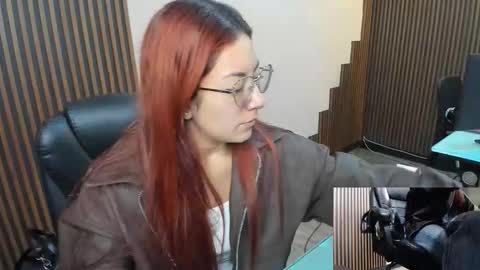 Abby Stones online show from December 1, 2025, 11:26 am