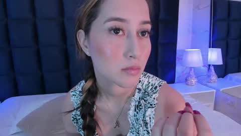 Abigail online show from November 21, 2025, 12:15 pm