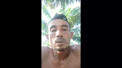 abdulwaris7072 online show from December 23, 2025, 8:23 am