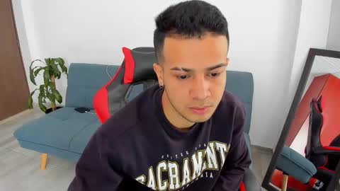 Independence model AbelAsburgo online show from March 22, 2026, 12:52 pm