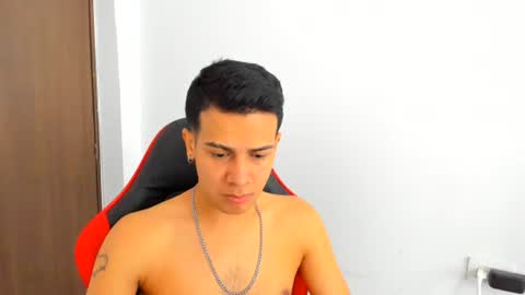 Independence model AbelAsburgo online show from July 13, 2026, 7:49 pm