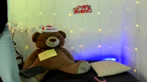  Abella and Kendra  online show from December 5, 2024, 7:17 pm