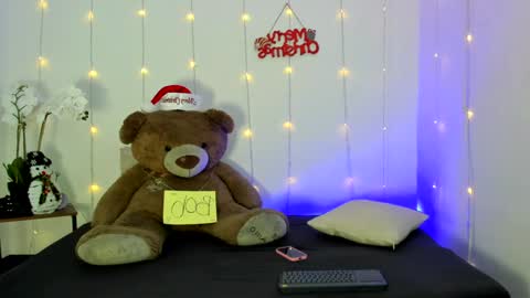  Abella and Kendra  online show from December 6, 2024, 8:40 pm