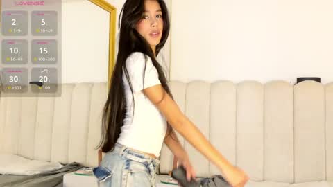 Snapshot of abi_doll chatting on April 9, 2026, 1:05 pm abi_doll online show from April 9, 2026, 1:05 pm