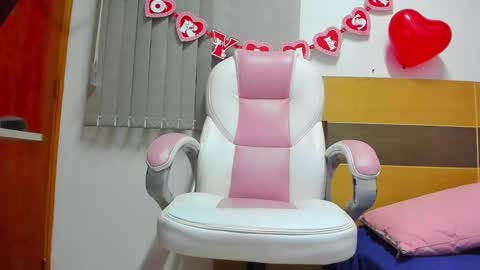 Snapshot of abiigail_fox chatting on February 12, 2025, 3:07 am Abigail online show from February 12, 2025, 3:07 am