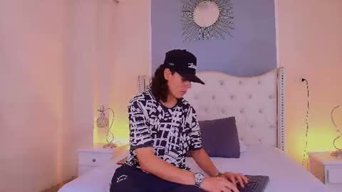  Abrovanel online show from June 18, 2026, 10:58 pm