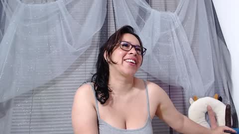abril_bianchi online show from December 12, 2024, 5:48 pm