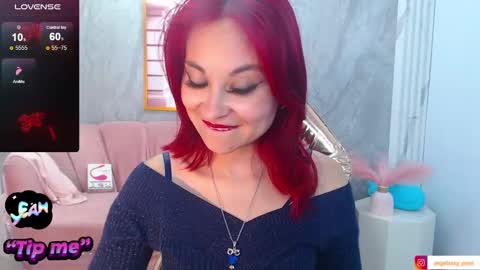 abril_ch_ online show from December 2, 2024, 2:08 pm