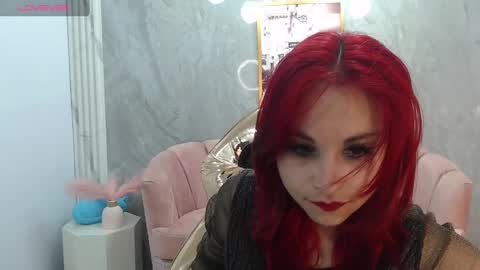 abril_ch_ online show from December 5, 2024, 10:55 am