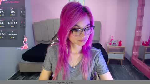 abril_ch_ online show from October 14, 2025, 10:49 am