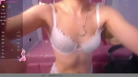 abril_ch_ online show from June 20, 2026, 12:30 pm