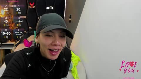 Abril Fox online show from April 10, 2026, 9:30 pm