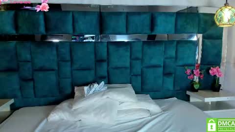 abril_gomez_11 online show from June 25, 2026, 8:46 pm