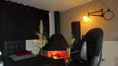 Abril online show from July 24, 2026, 2:42 am