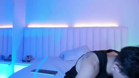 Abril and Julian online show from June 9, 2026, 12:06 pm