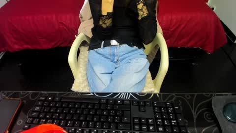 Snapshot of abrillee1 chatting on February 1, 2025, 7:02 pm ABRIL online show from February 1, 2025, 7:02 pm