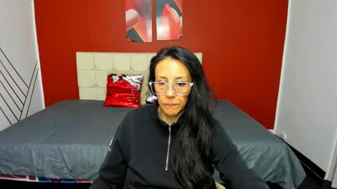 Snapshot of abrillee1 chatting on February 8, 2025, 11:55 pm ABRIL online show from February 8, 2025, 11:55 pm