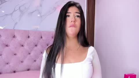 Abril online show from May 16, 2026, 11:42 am