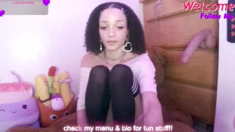 Snapshot of abruisedpeach chatting on November 19, 2025, 5:07 am Peach online show from November 19, 2025, 5:07 am