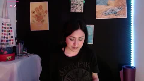 Absenta vert online show from February 27, 2026, 12:43 am