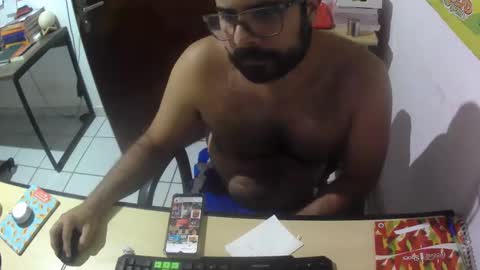 Snapshot of absinnto2016 chatting on February 4, 2025, 6:06 pm Luke 33 online show from February 4, 2025, 6:06 pm