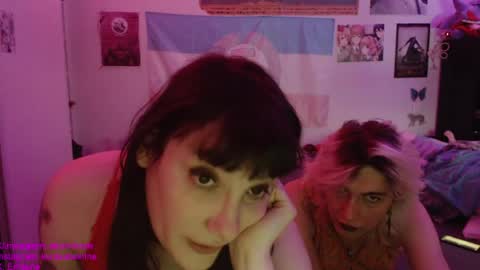 Snapshot of absintiliak chatting on May 21, 2026, 7:21 pm absintiliak online show from May 21, 2026, 7:21 pm