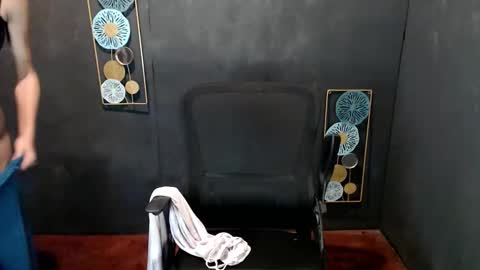 Snapshot of absolutelyselfsucker69 chatting on October 25, 2025, 12:23 pm Miss Sophie online show from October 25, 2025, 12:23 pm