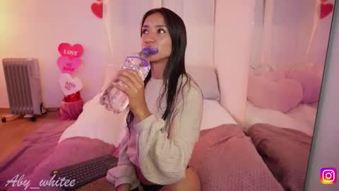 Snapshot of aby_whitee chatting on March 6, 2026, 5:15 am Aby online show from March 6, 2026, 5:15 am